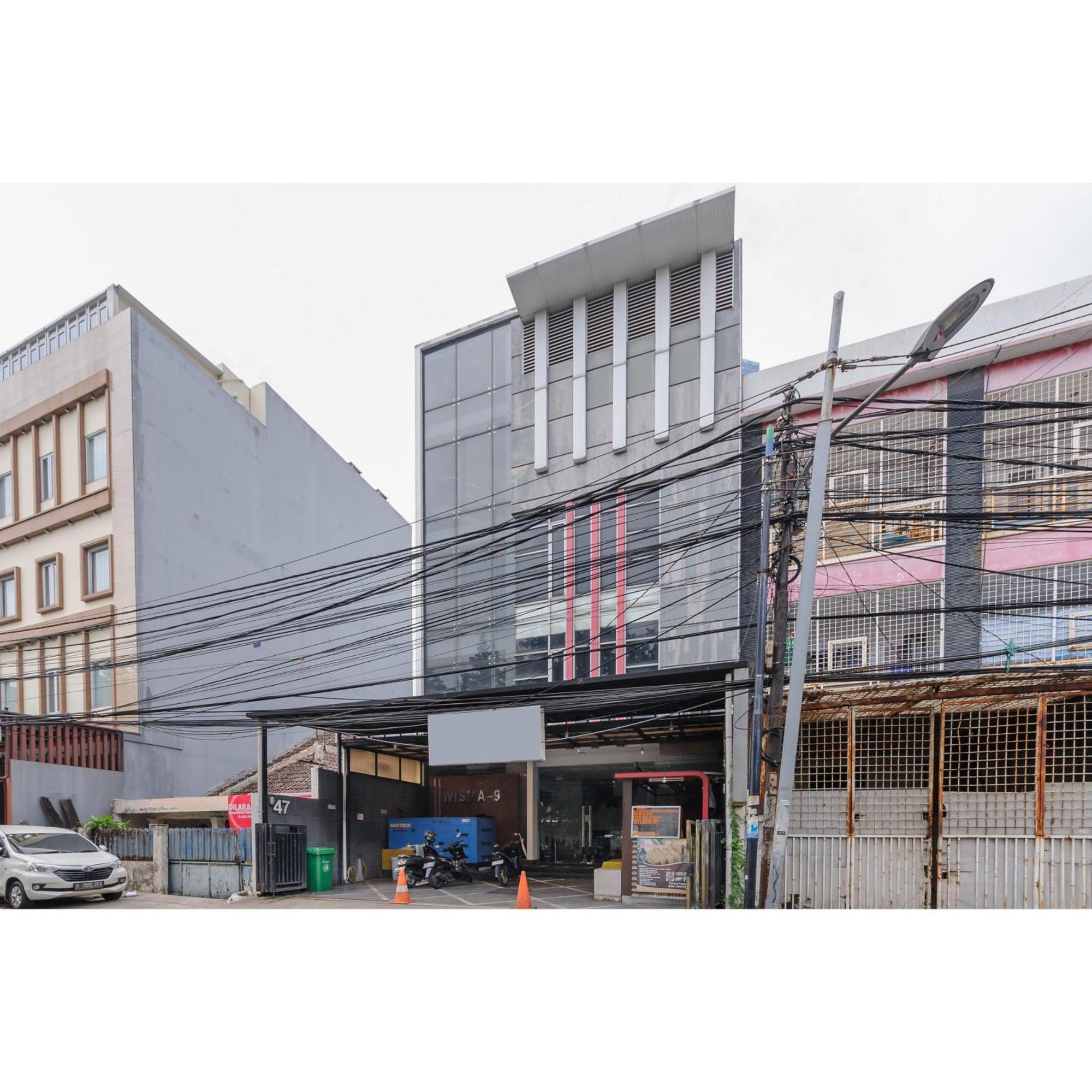 Reddoorz Plus Near Grand Indonesia Jakarta Exterior photo