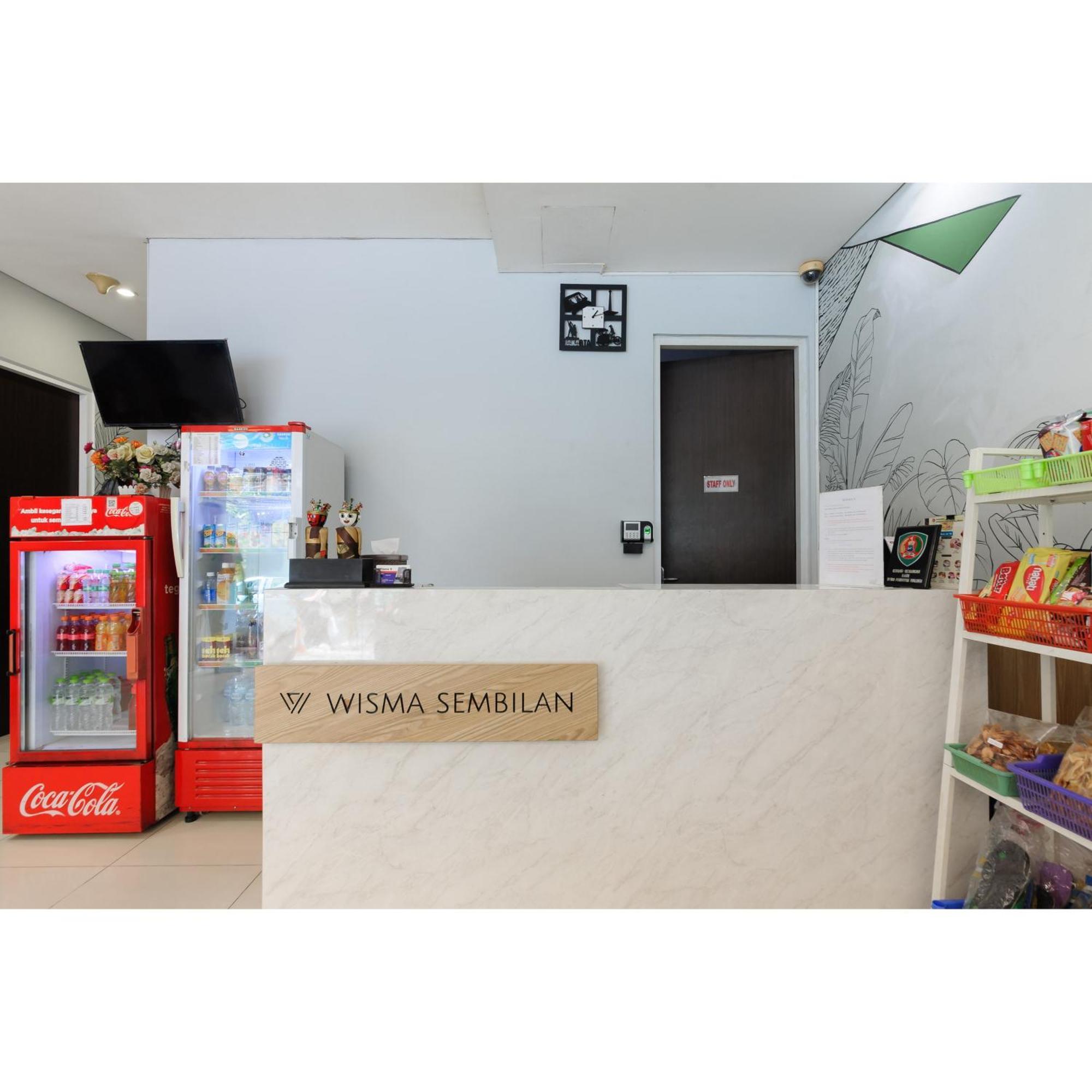 Reddoorz Plus Near Grand Indonesia Jakarta Exterior photo