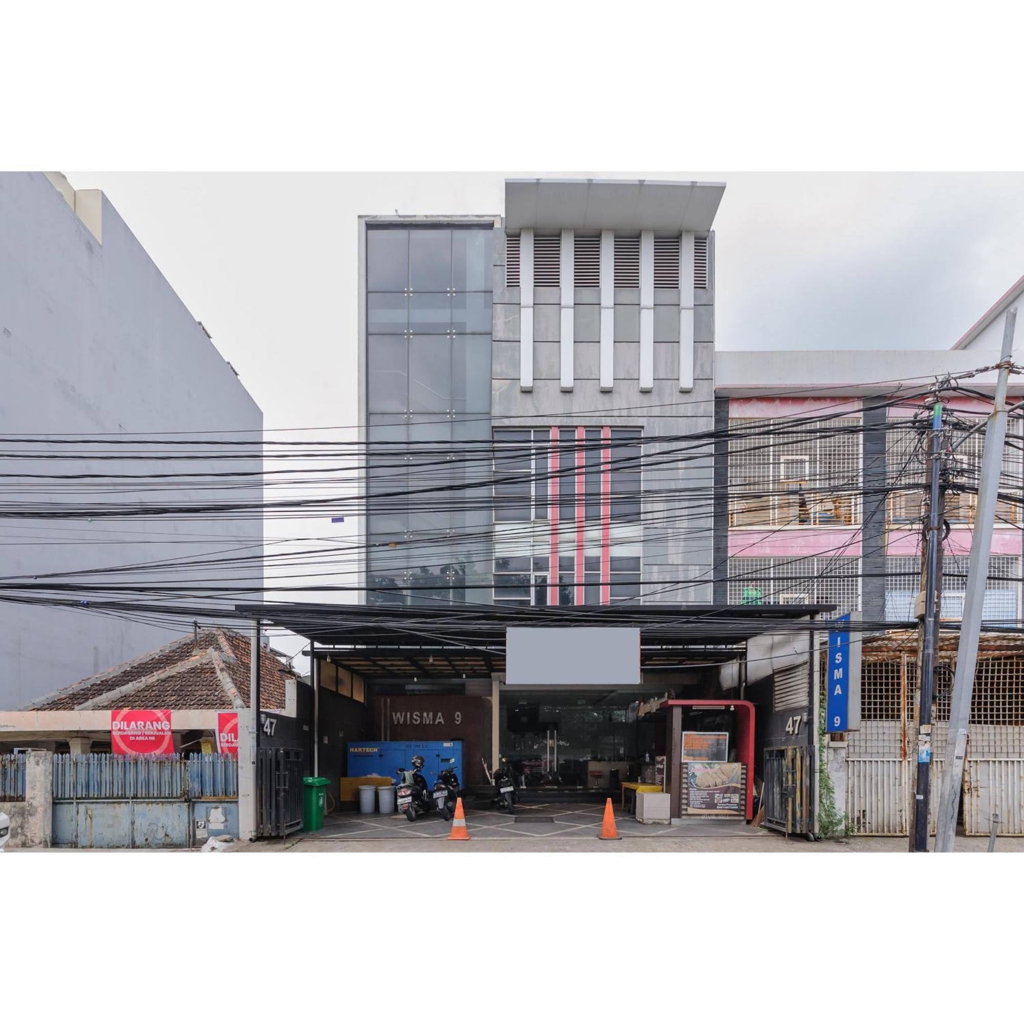 Reddoorz Plus Near Grand Indonesia Jakarta Exterior photo